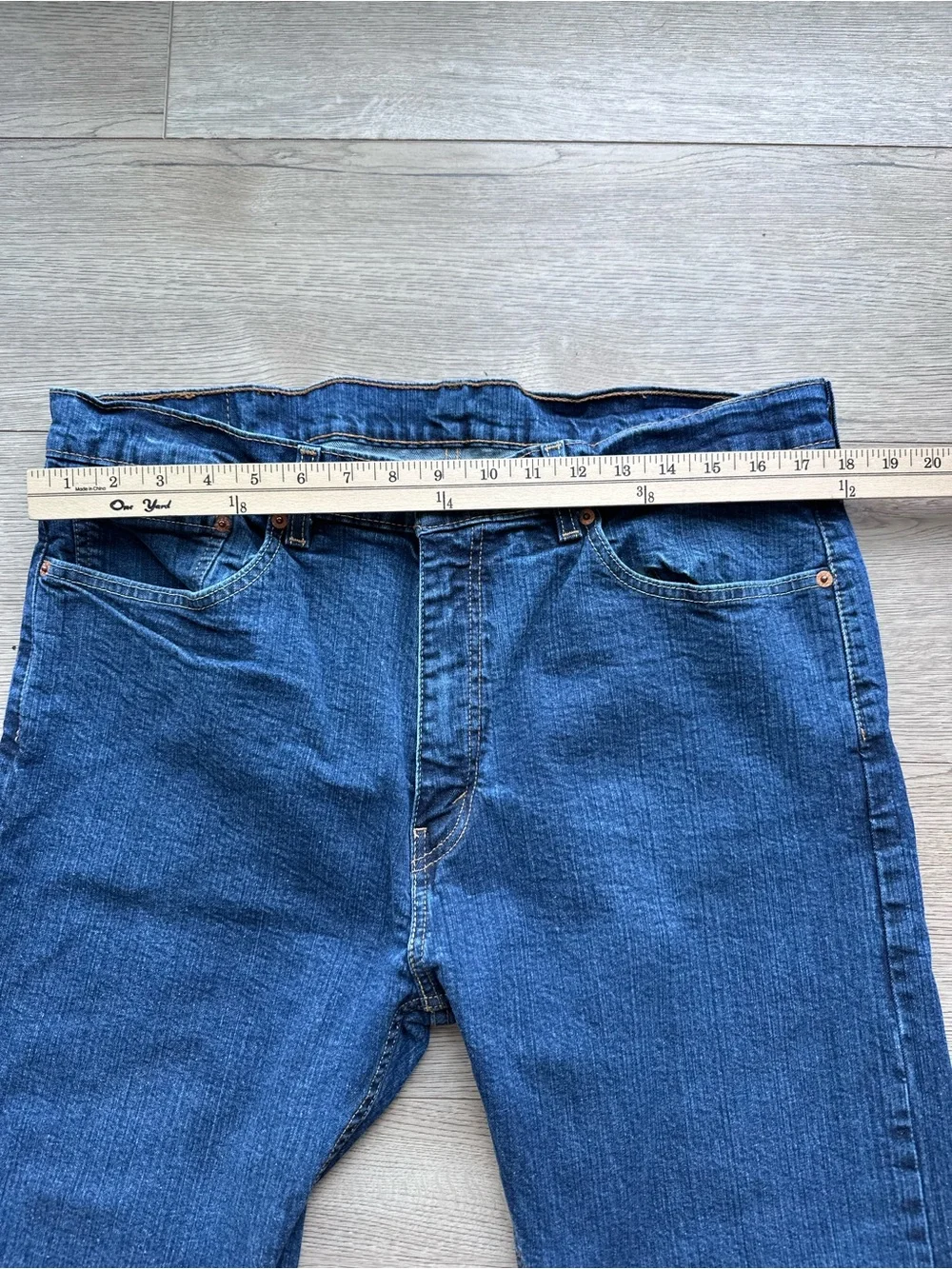 Levi’s 505 Men’s Jeans 38x30 Regular Fit Straight Leg Medium Blue Denim